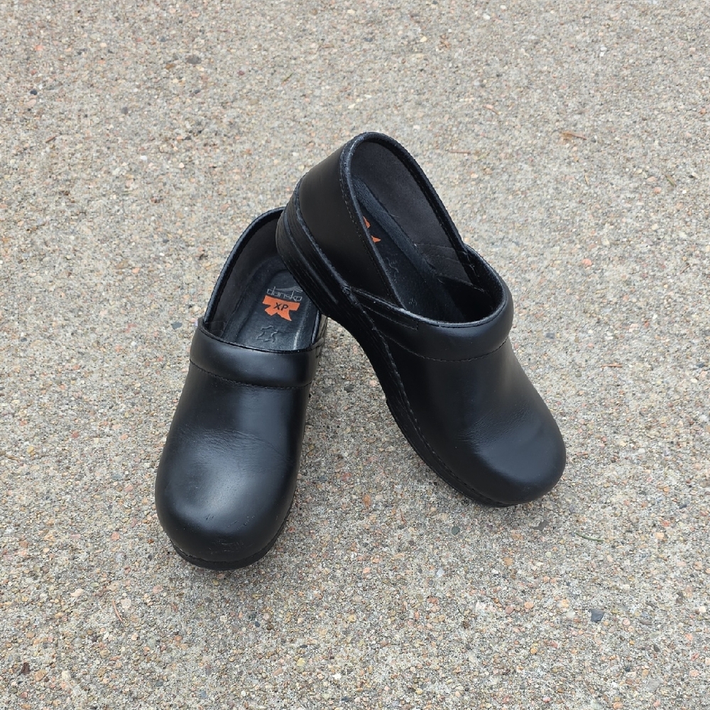 Dansko XP Black Leather Professional Clogs Size 39